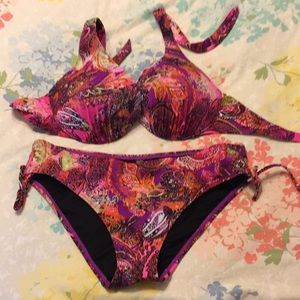Victoria’s Secret bathing suit.  36DD top/L bottom